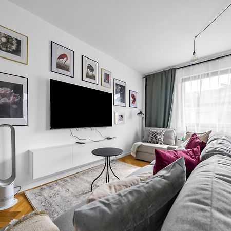 Skierniewicka Apt - Parking, Workspace, Balcony - By Rentujemy Warszawa Eksteriør bilde