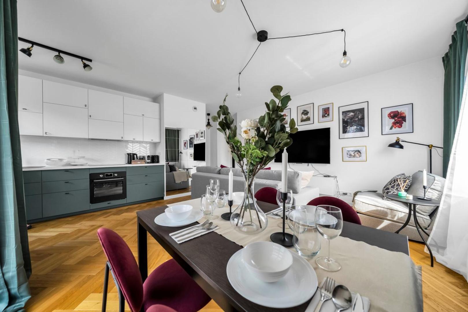 Skierniewicka Apt - Parking, Workspace, Balcony - By Rentujemy Warszawa Eksteriør bilde