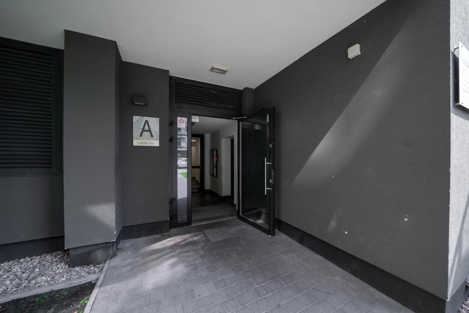Skierniewicka Apt - Parking, Workspace, Balcony - By Rentujemy Warszawa Eksteriør bilde